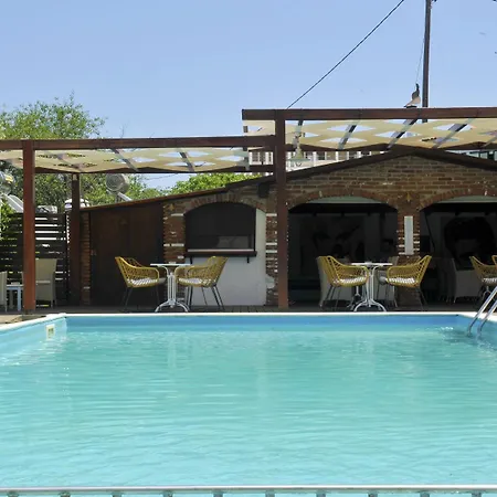 Hotel Yalis
